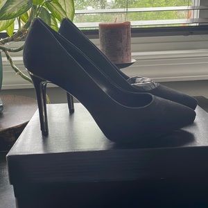 DKNY black point toe Lexi suede pump size 7.5